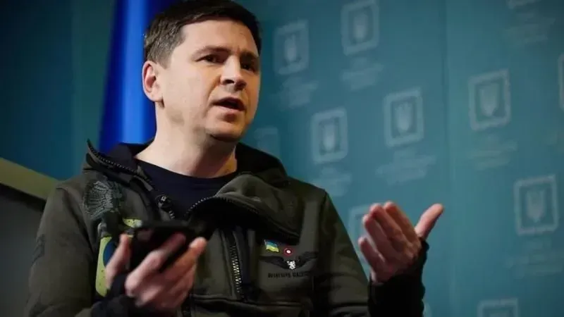 Пекін може зупинити війну в Україні, проте наразі йому вигідніше спостерігати - Подоляк